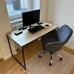 Bliss - Arbeitsplatz, Docking Station, Netflix
