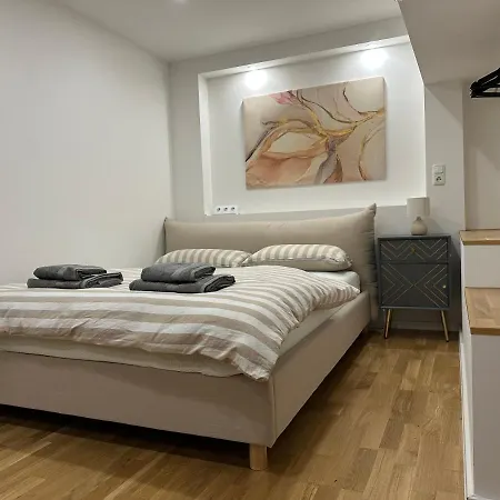 Bliss - Arbeitsplatz, Docking Station, Netflix Apartment *