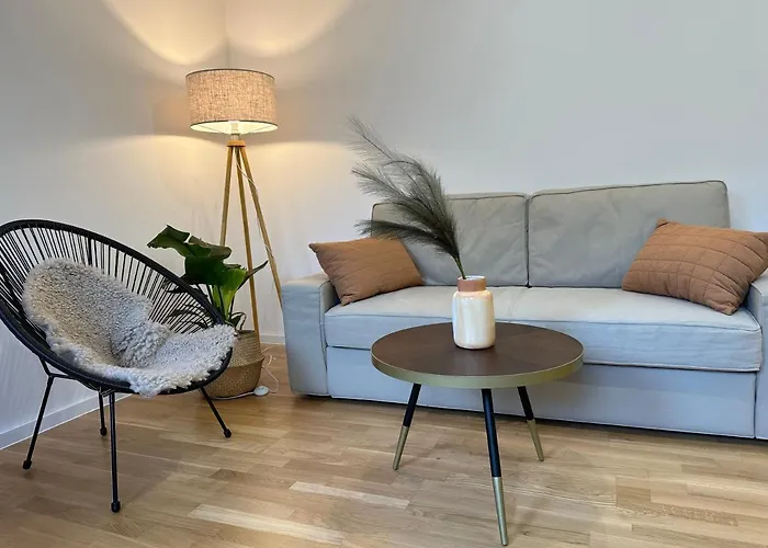 Bliss - Arbeitsplatz, Docking Station, Netflix