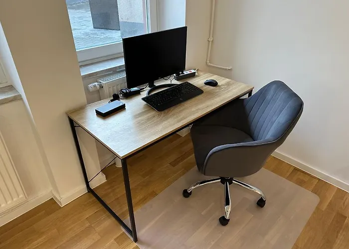 Bliss - Arbeitsplatz, Docking Station, Netflix